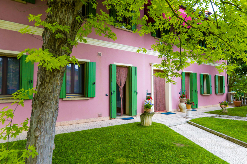 COMPOSIZIONE:
Appartamento per affitti brevi, in bellissimo complesso agrituristico, sito al pian...