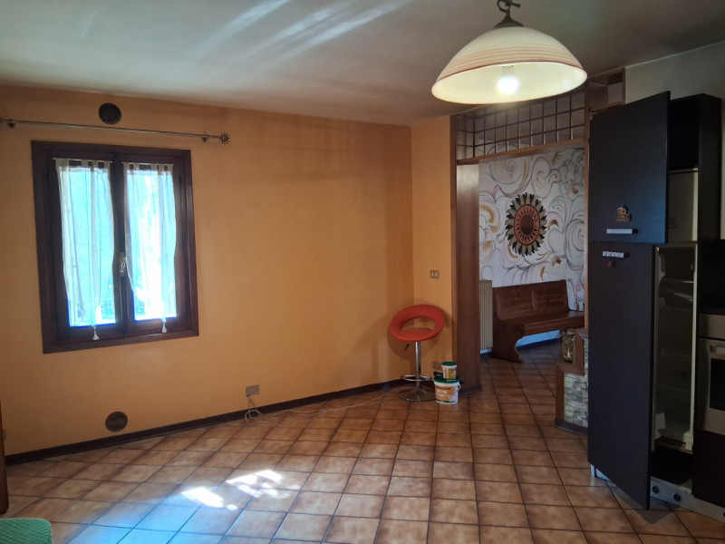 Una casa di corte a San Giovanni in Monte con circa 700 mq di terreno rappresenta una scelta idea...