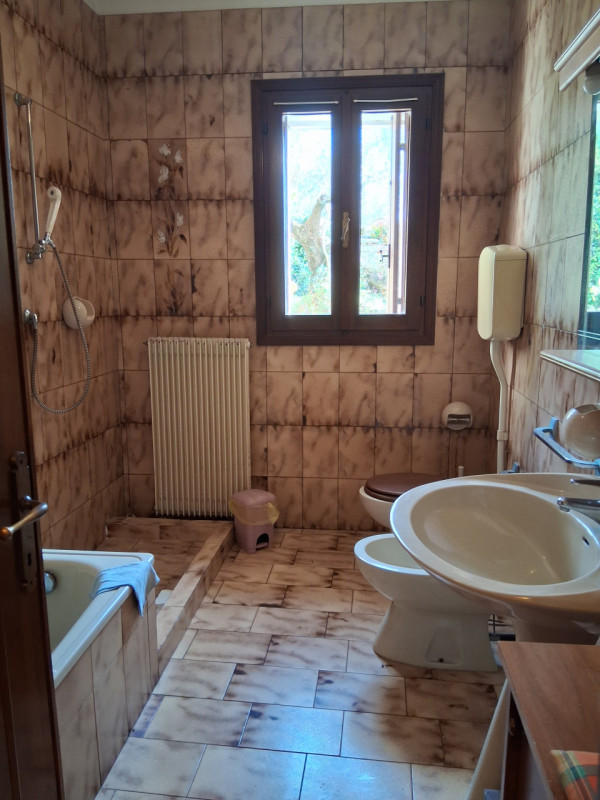 Una casa di corte a San Giovanni in Monte con circa 700 mq di terreno rappresenta una scelta idea...