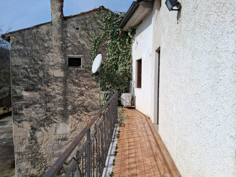 Una casa di corte a San Giovanni in Monte con circa 700 mq di terreno rappresenta una scelta idea...