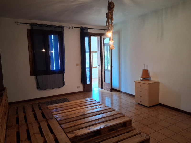 Una casa di corte a San Giovanni in Monte con circa 700 mq di terreno rappresenta una scelta idea...