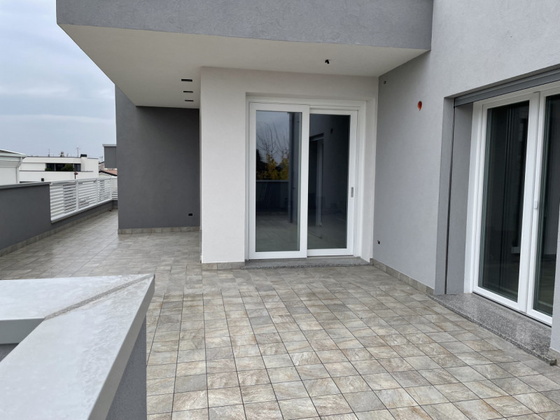 SARMEOLA - RUBANO - PADOVA

Nel cuore residenziale di Sarmeola (Rubano), proponiamo nuovo partico...