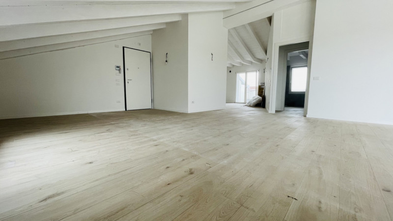 SARMEOLA - RUBANO - PADOVA

Nel cuore residenziale di Sarmeola (Rubano), proponiamo nuovo partico...