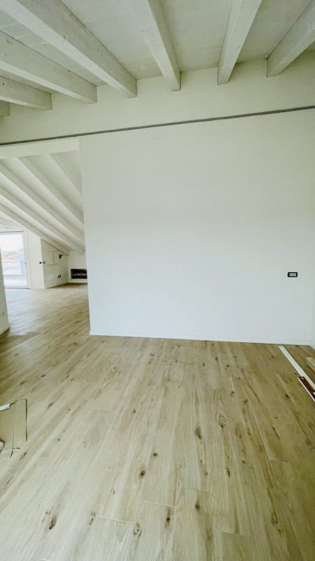 SARMEOLA - RUBANO - PADOVA

Nel cuore residenziale di Sarmeola (Rubano), proponiamo nuovo partico...