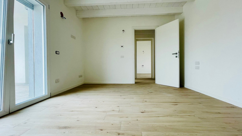 SARMEOLA - RUBANO - PADOVA

Nel cuore residenziale di Sarmeola (Rubano), proponiamo nuovo partico...