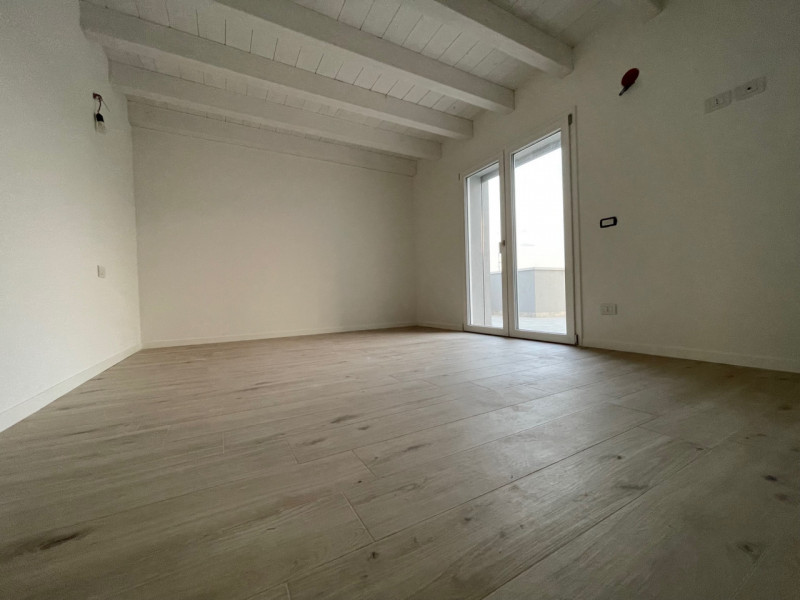 SARMEOLA - RUBANO - PADOVA

Nel cuore residenziale di Sarmeola (Rubano), proponiamo nuovo partico...