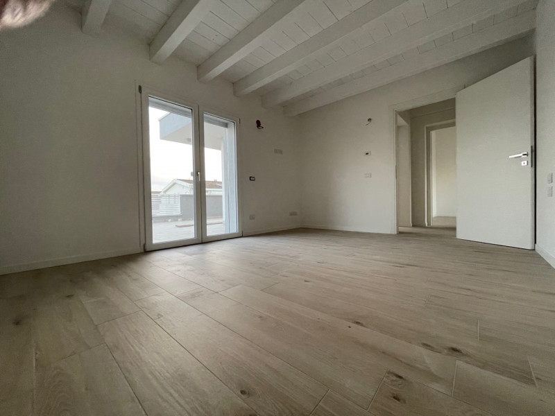 SARMEOLA - RUBANO - PADOVA

Nel cuore residenziale di Sarmeola (Rubano), proponiamo nuovo partico...