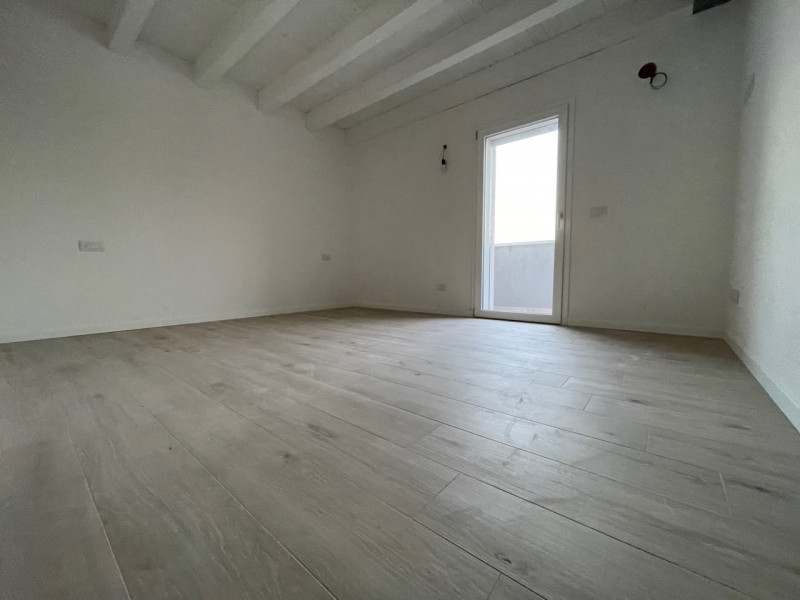 SARMEOLA - RUBANO - PADOVA

Nel cuore residenziale di Sarmeola (Rubano), proponiamo nuovo partico...