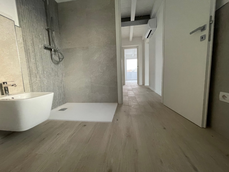 SARMEOLA - RUBANO - PADOVA

Nel cuore residenziale di Sarmeola (Rubano), proponiamo nuovo partico...