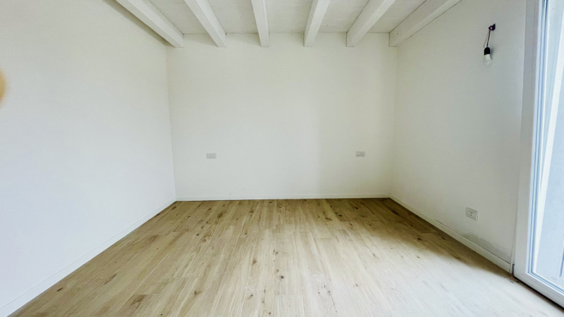 SARMEOLA - RUBANO - PADOVA

Nel cuore residenziale di Sarmeola (Rubano), proponiamo nuovo partico...