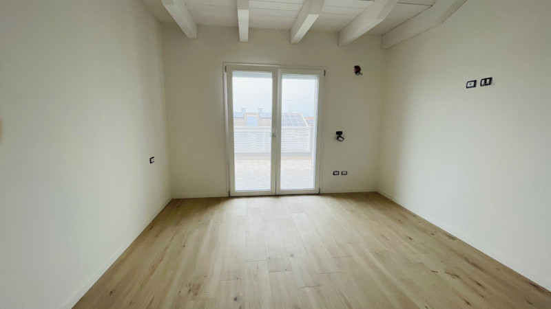 SARMEOLA - RUBANO - PADOVA

Nel cuore residenziale di Sarmeola (Rubano), proponiamo nuovo partico...