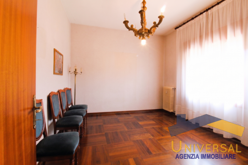 PIOMBINO DESE - TORRESELLE - Vicino al centro paese e tutti i servizi quali negozi, bar, negozi e...