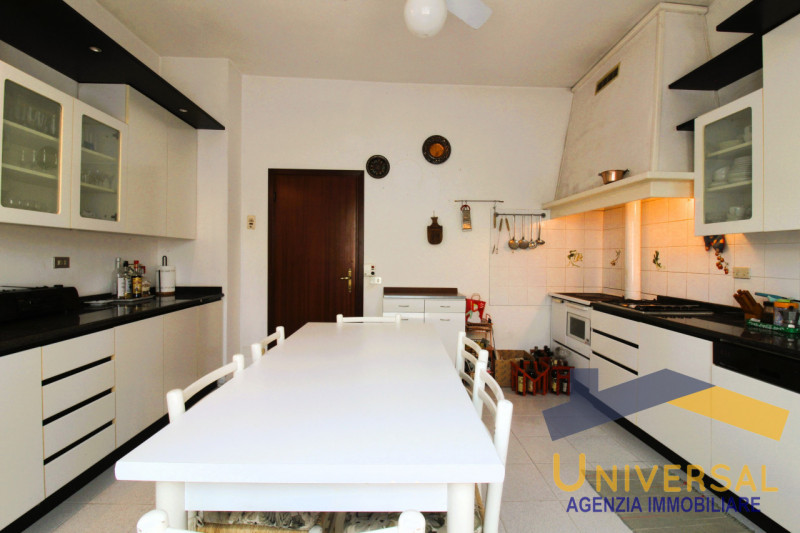 PIOMBINO DESE - TORRESELLE - Vicino al centro paese e tutti i servizi quali negozi, bar, negozi e...