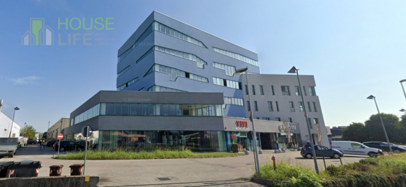 THIENE - ZONA INDUSTRIALE: VENDESI IMMOBILE COMMERCIALE attualmente locato con rendita del 10%. E...