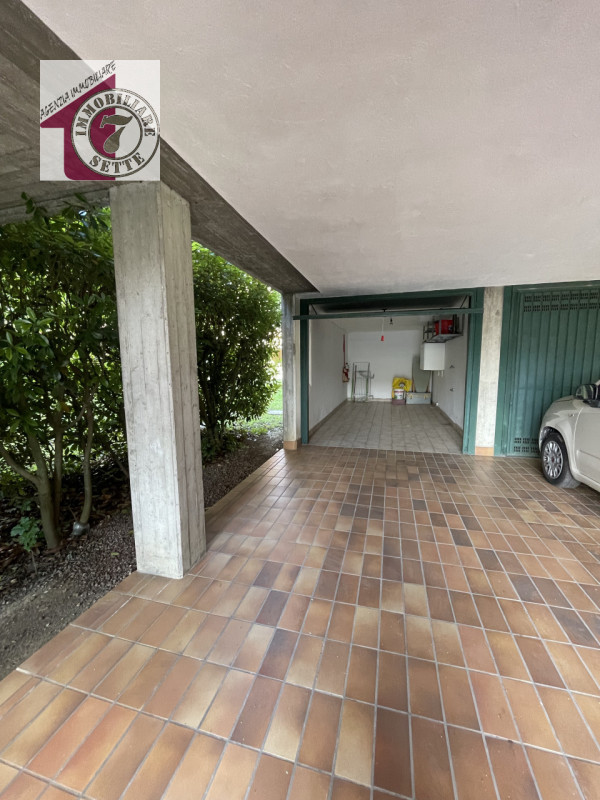 Vendesi MONTA' CENTRO appartamento sviluppato al piano primo su palazzina residenziale, ZONA INTR...