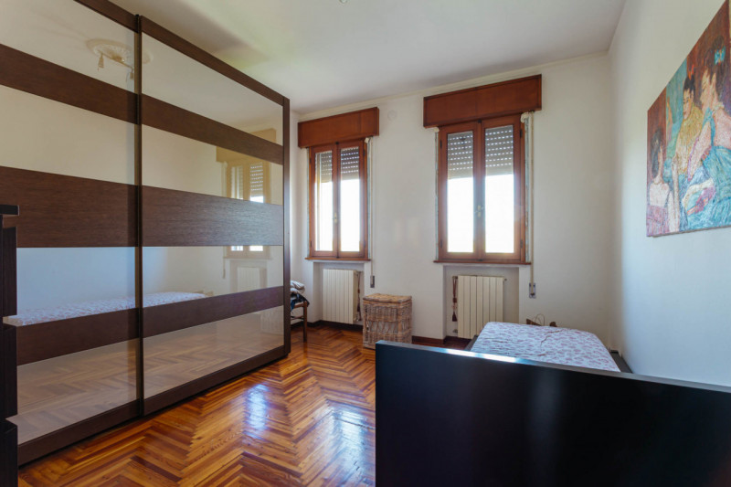 Scopri questa splendida porzione di villa bifamiliare situata nel cuore di Pozzonovo, un comune t...