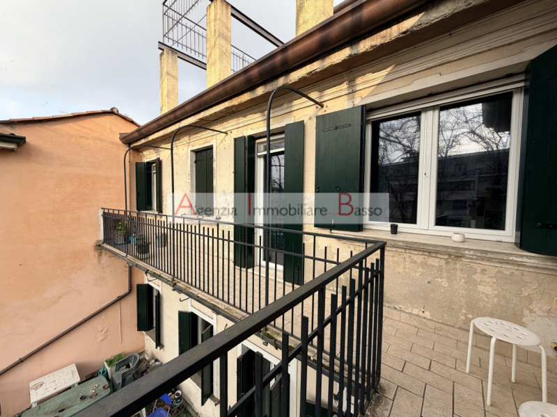 PADOVA – Centro Storico: Agenzia Immobiliare Basso propone in esclusiva intera palazzina edificat...