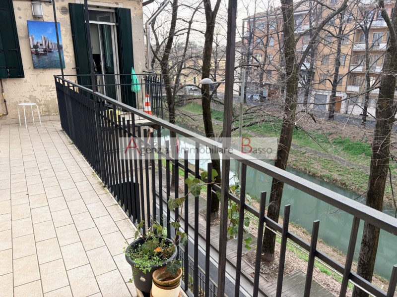 PADOVA – Centro Storico: Agenzia Immobiliare Basso propone in esclusiva intera palazzina edificat...