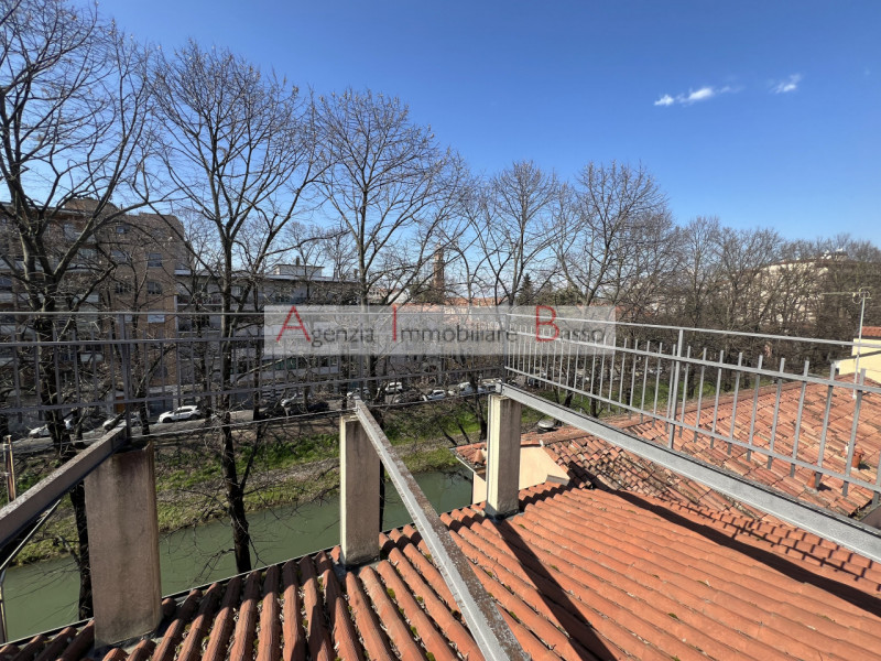 PADOVA – Centro Storico: Agenzia Immobiliare Basso propone in esclusiva intera palazzina edificat...
