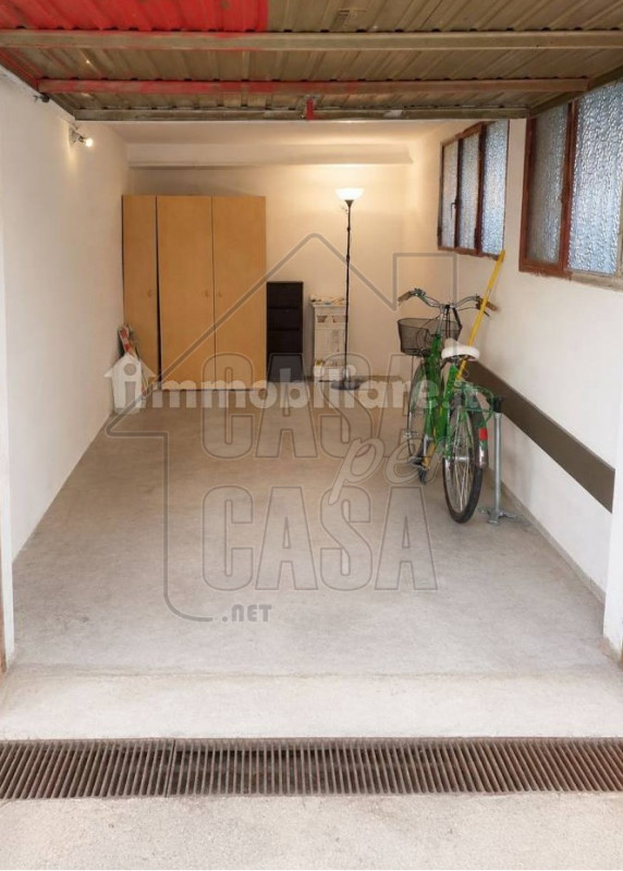 GIÀ LOCATO

Proponiamo appartamento ideale ad uso investimento, attualmente locato a coppia refer...