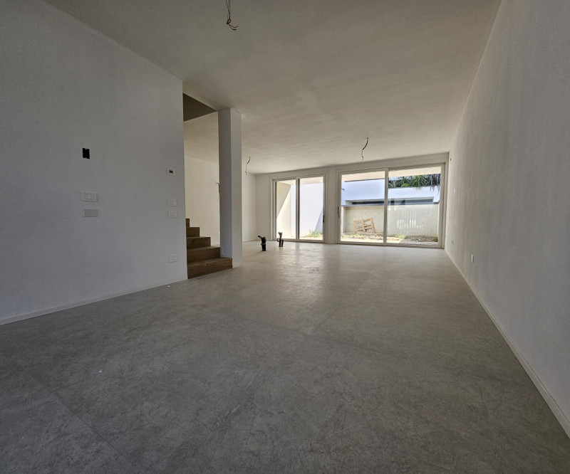 Villa a schiera 140 mq calpestabili €. 300.000 zona centrale comoda a tutti i servizi.

A pochi K...
