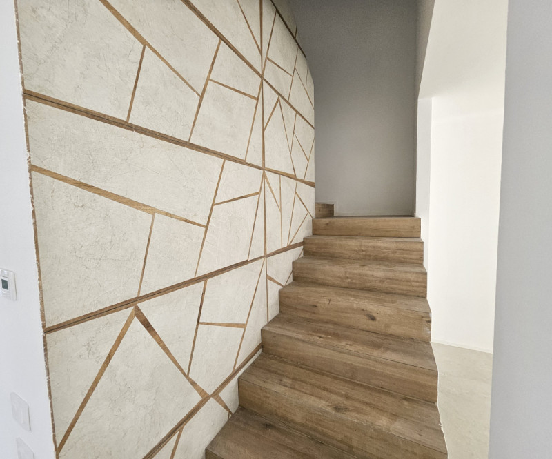 Villa a schiera 140 mq calpestabili €. 300.000 zona centrale comoda a tutti i servizi.

A pochi K...