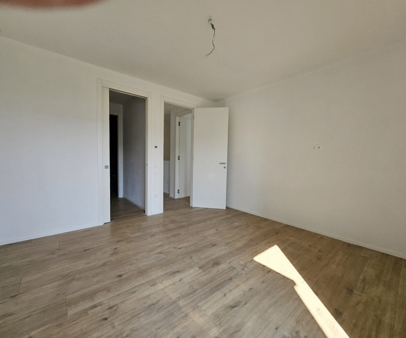Villa a schiera 140 mq calpestabili €. 300.000 zona centrale comoda a tutti i servizi.

A pochi K...
