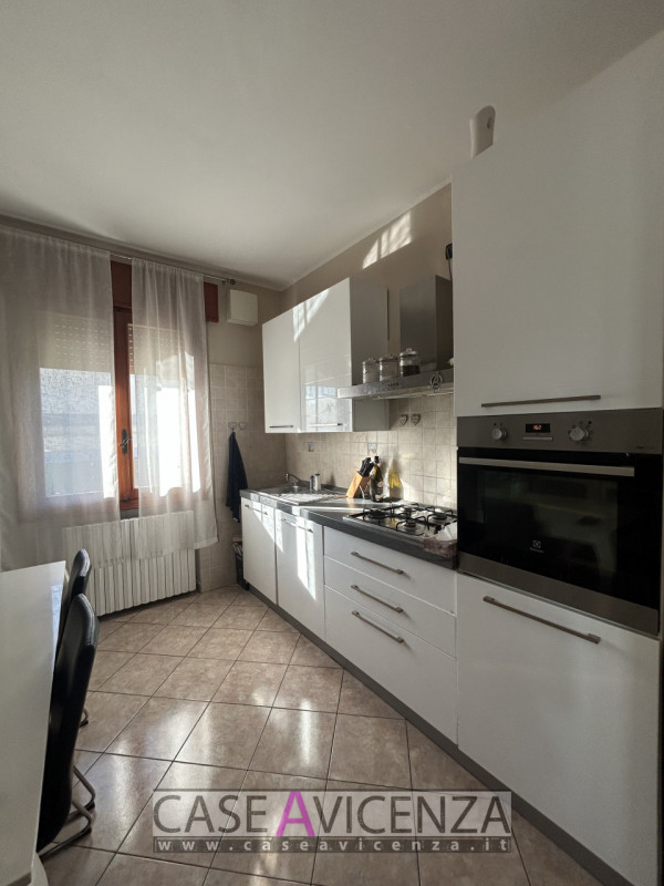 GRISIGNANO DI ZOCCO -C.E.E - APPARTAMENTO CON INGRESSO INDIPENDENTE AL PIANO PRIMO E GIARDINO AL ...