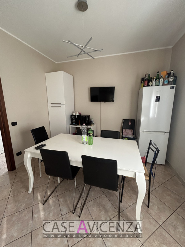 GRISIGNANO DI ZOCCO -C.E.E - APPARTAMENTO CON INGRESSO INDIPENDENTE AL PIANO PRIMO E GIARDINO AL ...