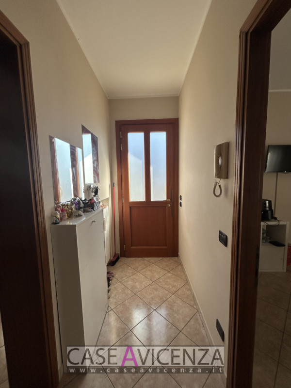 GRISIGNANO DI ZOCCO -C.E.E - APPARTAMENTO CON INGRESSO INDIPENDENTE AL PIANO PRIMO E GIARDINO AL ...