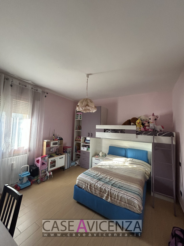 GRISIGNANO DI ZOCCO -C.E.E - APPARTAMENTO CON INGRESSO INDIPENDENTE AL PIANO PRIMO E GIARDINO AL ...