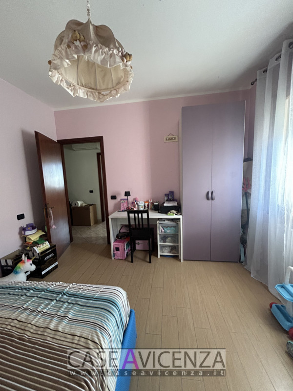 GRISIGNANO DI ZOCCO -C.E.E - APPARTAMENTO CON INGRESSO INDIPENDENTE AL PIANO PRIMO E GIARDINO AL ...