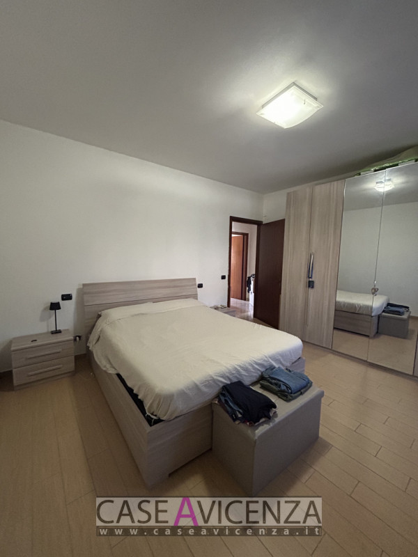 GRISIGNANO DI ZOCCO -C.E.E - APPARTAMENTO CON INGRESSO INDIPENDENTE AL PIANO PRIMO E GIARDINO AL ...