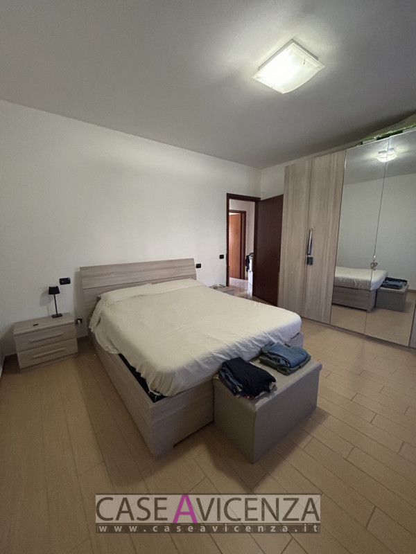 GRISIGNANO DI ZOCCO -C.E.E - APPARTAMENTO CON INGRESSO INDIPENDENTE AL PIANO PRIMO E GIARDINO AL ...