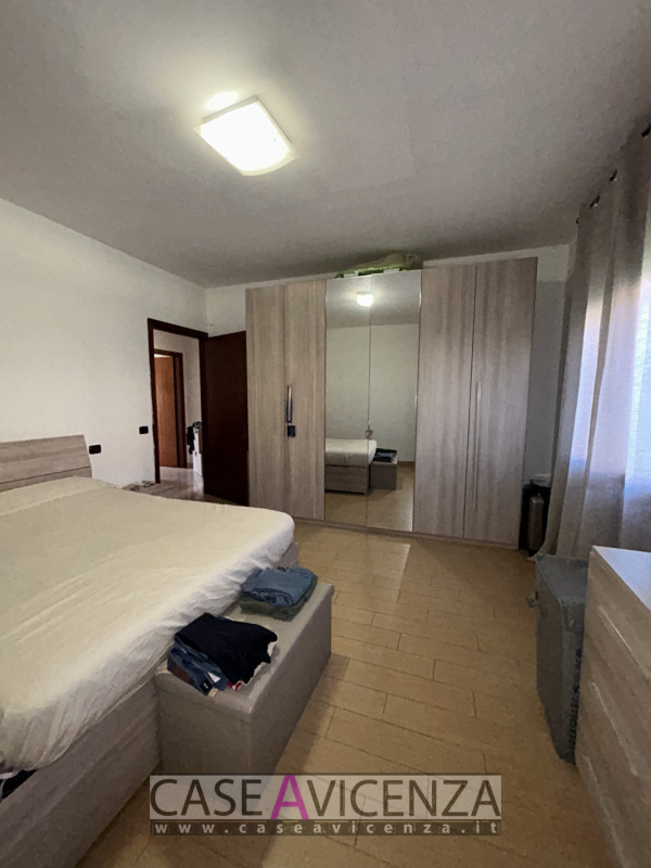GRISIGNANO DI ZOCCO -C.E.E - APPARTAMENTO CON INGRESSO INDIPENDENTE AL PIANO PRIMO E GIARDINO AL ...
