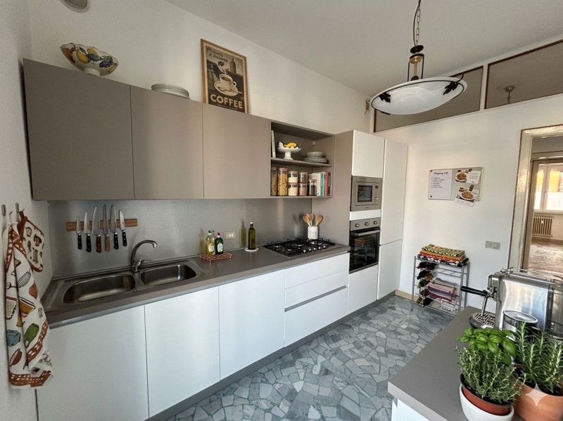 Scopri la tua nuova casa ad Anconetta. Questo appartamento quadrilocale di circa 100 mq è perfett...