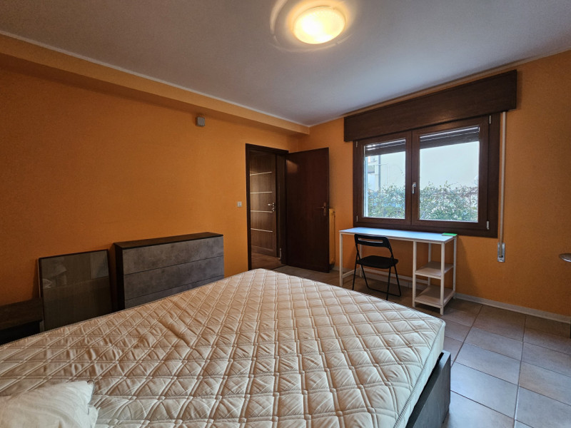 APD900 – Madonna Pellegrina: Situato nel cuore del quartiere, questo affascinante appartamento di...