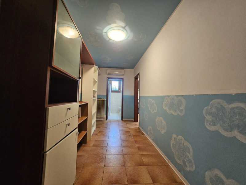 APD900 – Madonna Pellegrina: Situato nel cuore del quartiere, questo affascinante appartamento di...