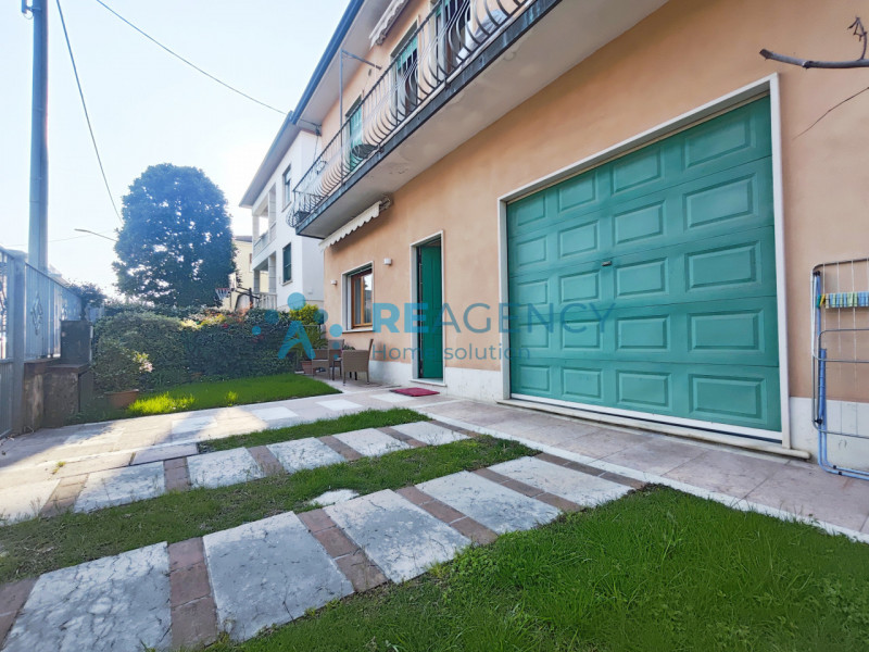 Stai cercando un appartamento TRICAMERE indipendente in BIFAMILIARE con GIARDINO a pochi passi da...