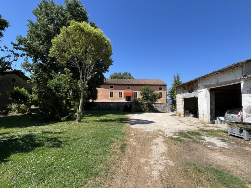 CAMPIGLIA DEI BERICI: Ampia casa padronale, sviluppata su tre livelli, situata nel cuore della ca...