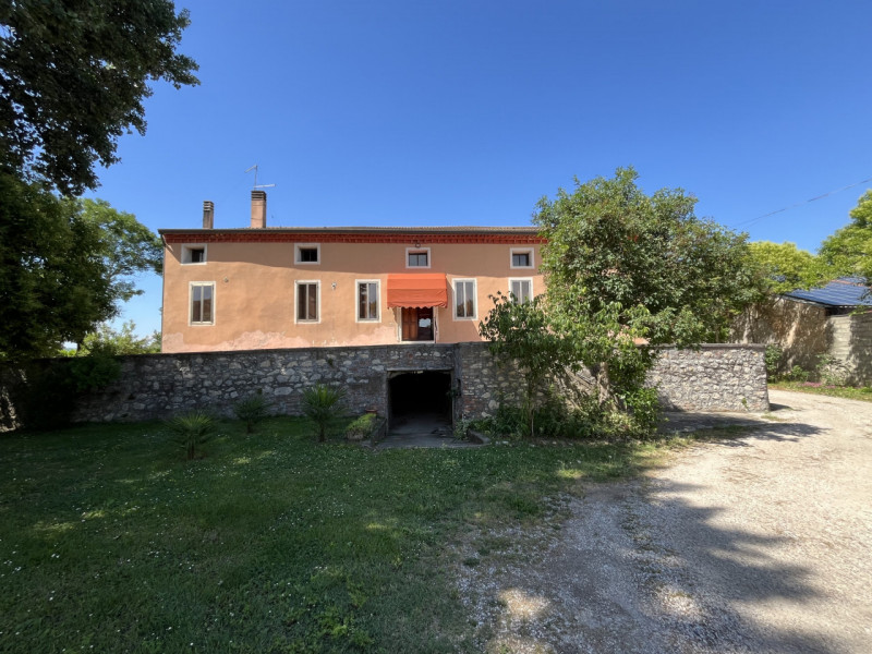 CAMPIGLIA DEI BERICI: Ampia casa padronale, sviluppata su tre livelli, situata nel cuore della ca...