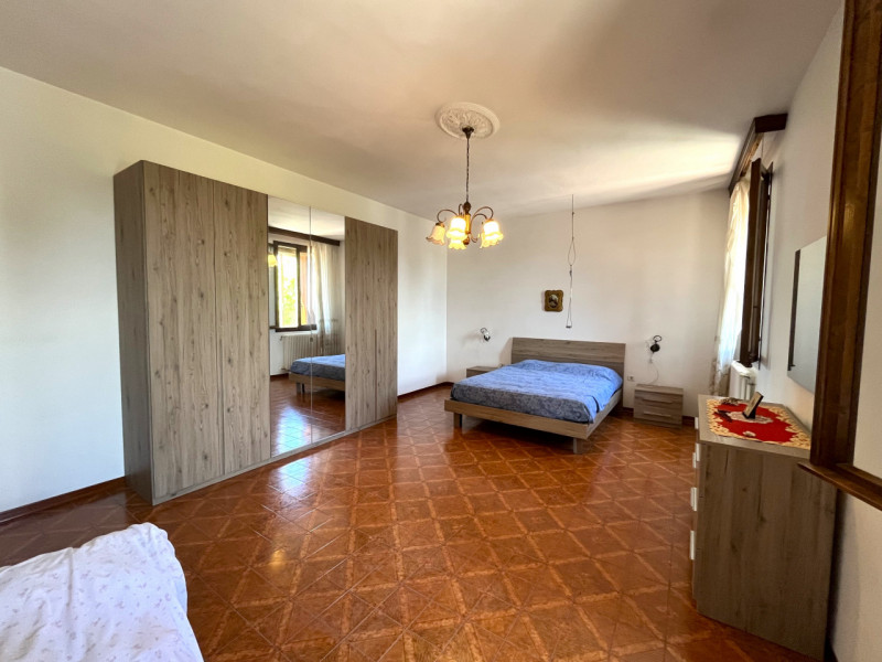 CAMPIGLIA DEI BERICI: Ampia casa padronale, sviluppata su tre livelli, situata nel cuore della ca...