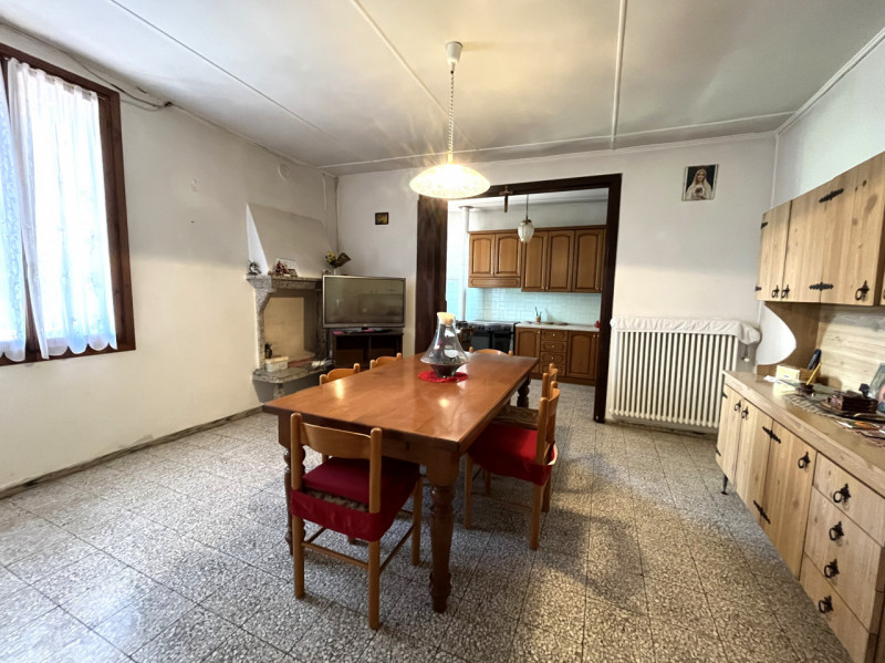 CAMPIGLIA DEI BERICI: Ampia casa padronale, sviluppata su tre livelli, situata nel cuore della ca...