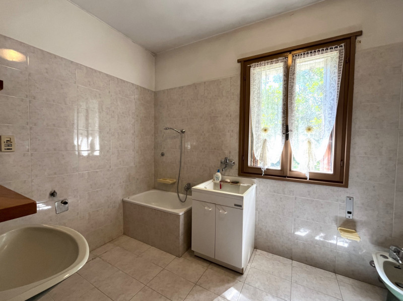 CAMPIGLIA DEI BERICI: Ampia casa padronale, sviluppata su tre livelli, situata nel cuore della ca...