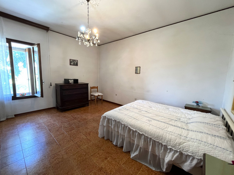 CAMPIGLIA DEI BERICI: Ampia casa padronale, sviluppata su tre livelli, situata nel cuore della ca...