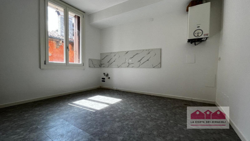 CONTRA' PORTI: BICAMERE POSTO AL TERZO PIANO CON ASCENSORE E COMPOSTO DA SOGGIORNO CON ANGOLO COT...