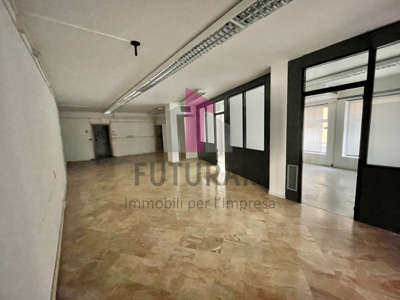 CAMISANO VICENTINO - 55FIL - PER INFO - 0444/310220

Sei alla ricerca di un negozio spazioso e lu...