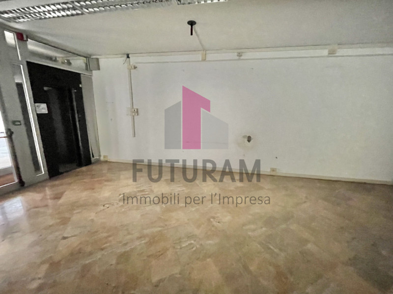CAMISANO VICENTINO - 55FIL - PER INFO - 0444/310220

Sei alla ricerca di un negozio spazioso e lu...