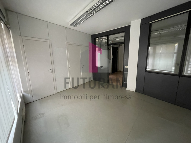 CAMISANO VICENTINO - 55FIL - PER INFO - 0444/310220

Sei alla ricerca di un negozio spazioso e lu...