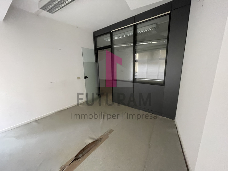 CAMISANO VICENTINO - 55FIL - PER INFO - 0444/310220

Sei alla ricerca di un negozio spazioso e lu...